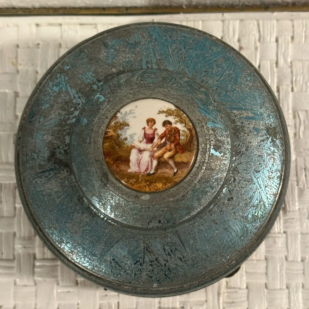 ANTIQUE VASELINE URANIUM GLASS powder puff bowl inside a tin lidded container - Picture 6 of 16